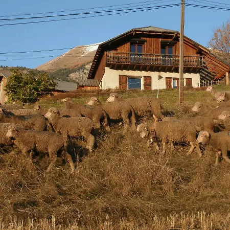 住宿加早餐酒店 La Ferme Des Buissons